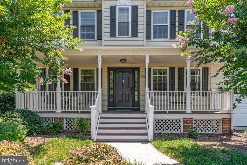 18 OAK TERRACE DRIVE