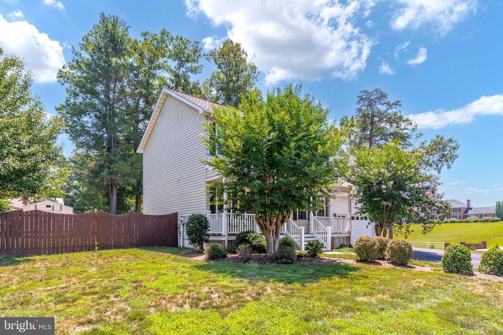 18 OAK TERRACE DRIVE