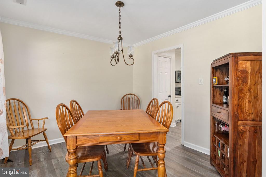 18 OAK TERRACE DRIVE