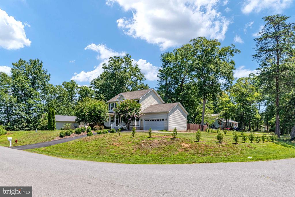 18 OAK TERRACE DRIVE