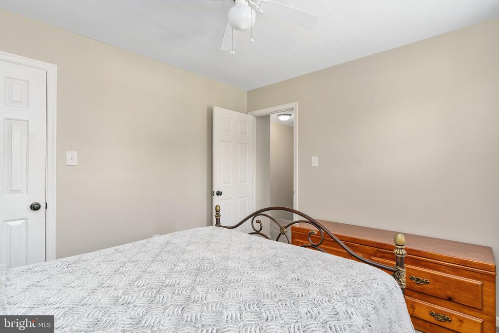 18 OAK TERRACE DRIVE