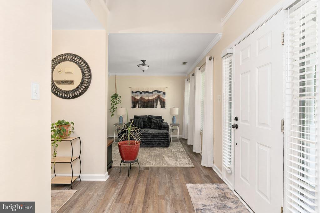 18 OAK TERRACE DRIVE