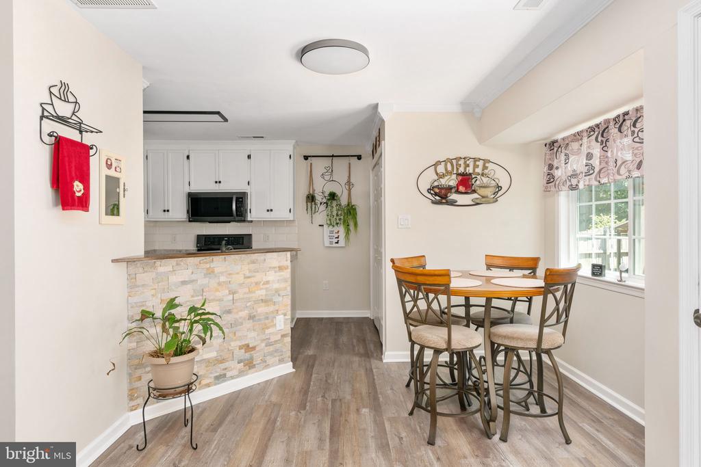 18 OAK TERRACE DRIVE