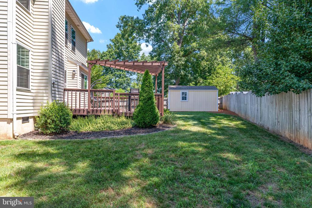 18 OAK TERRACE DRIVE