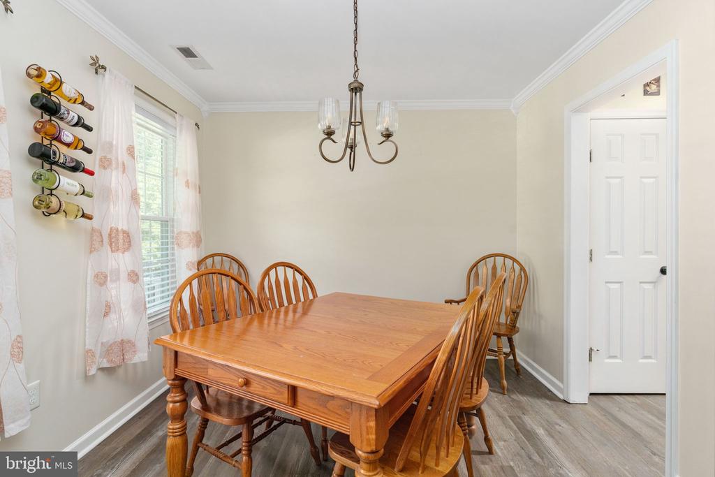 18 OAK TERRACE DRIVE