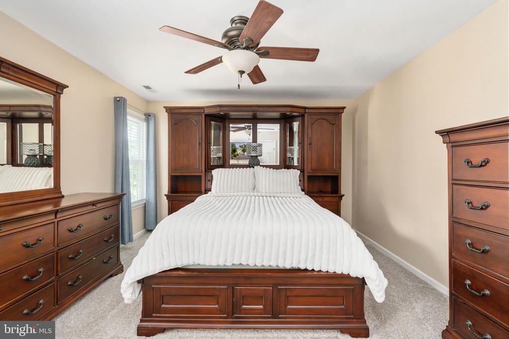 18 OAK TERRACE DRIVE