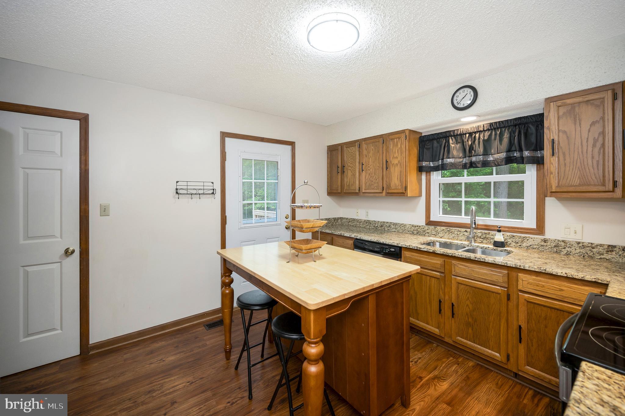 15370 FLEMING STREET