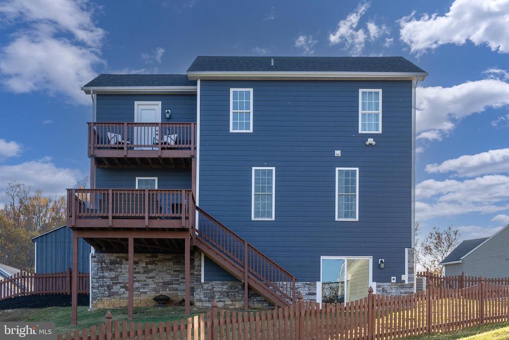6121 BAMBOO POINT