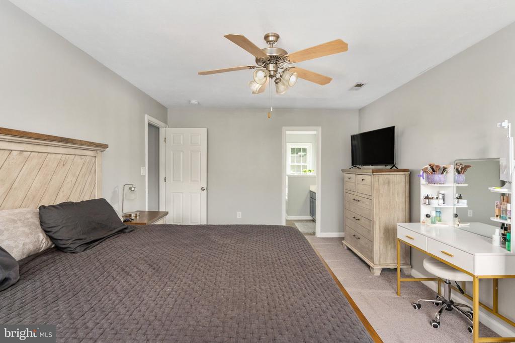 8337 REAGAN DRIVE