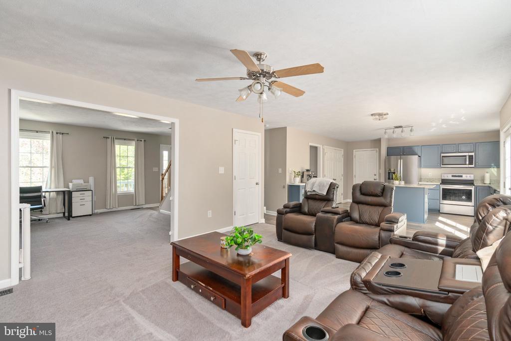 8337 REAGAN DRIVE