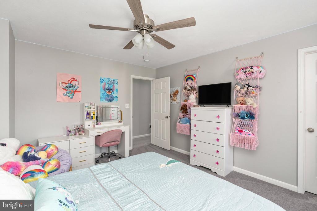 8337 REAGAN DRIVE