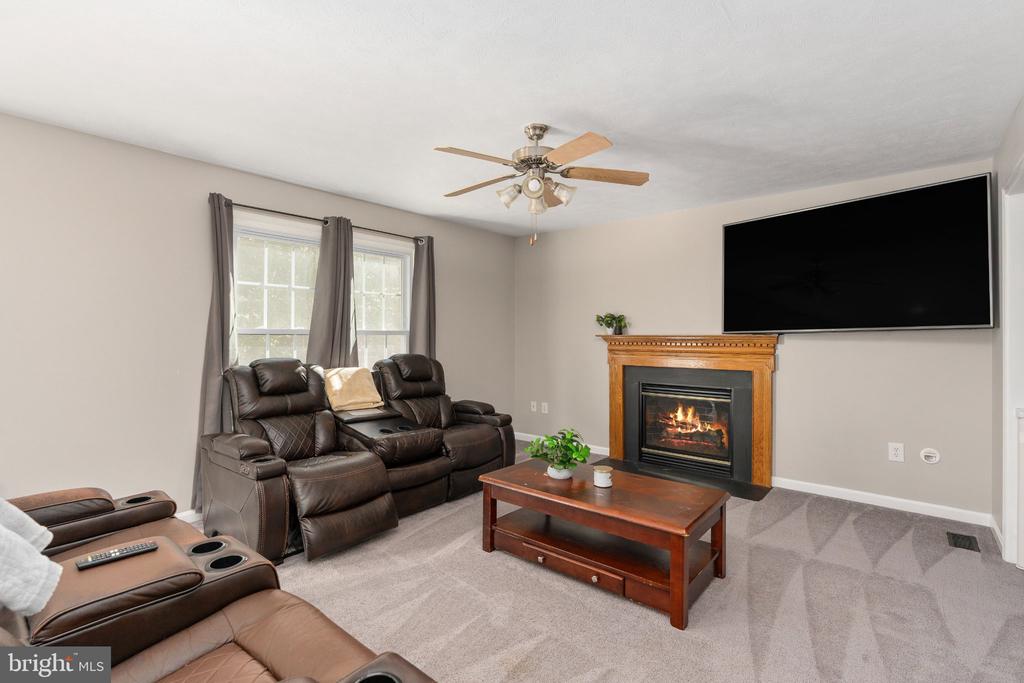 8337 REAGAN DRIVE