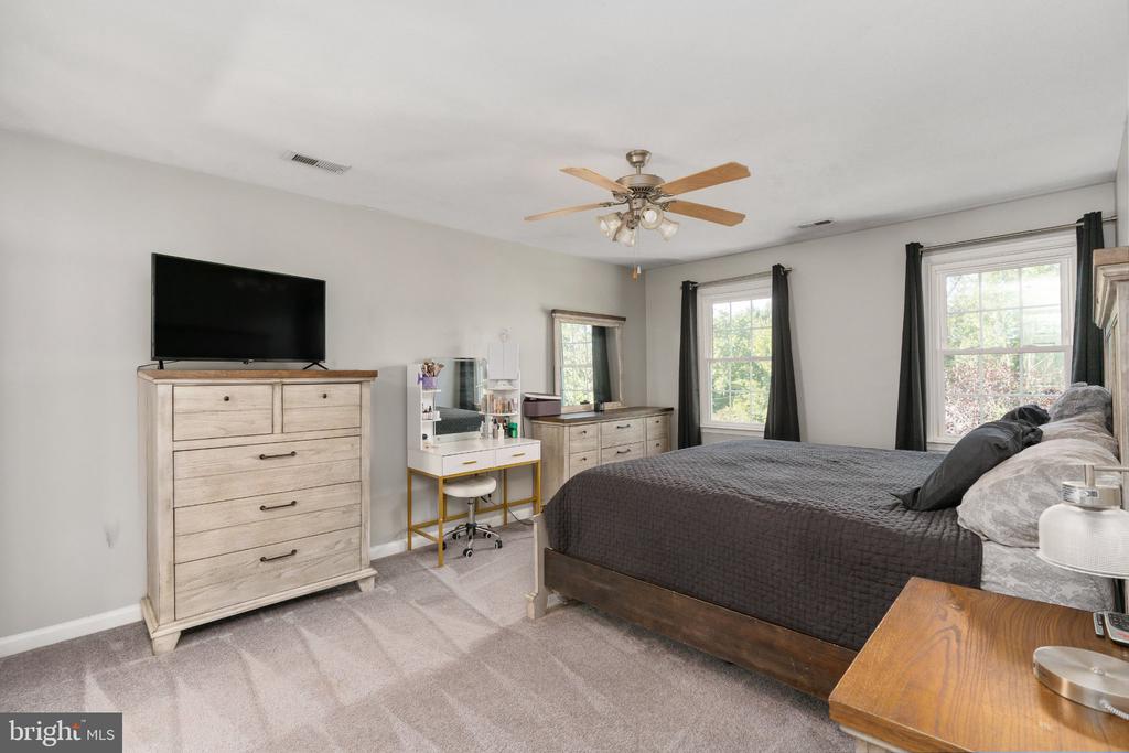8337 REAGAN DRIVE