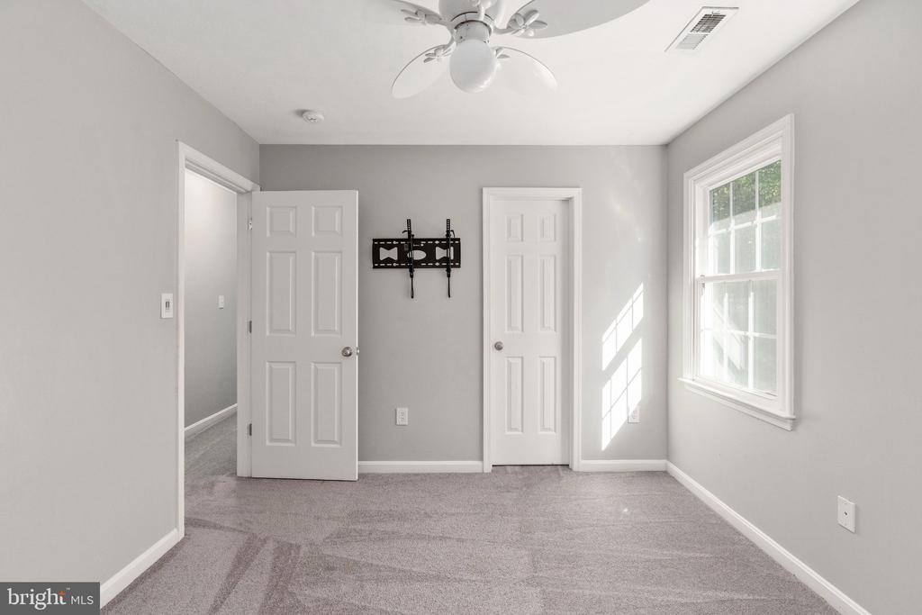 8337 REAGAN DRIVE