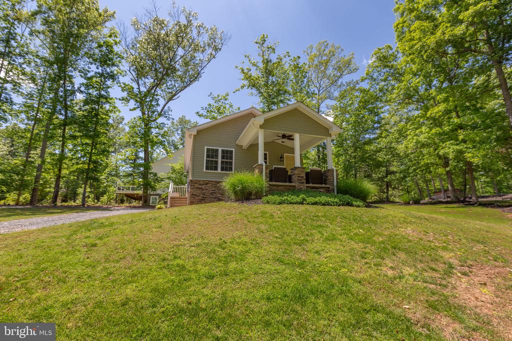 106 BERNIE CIR