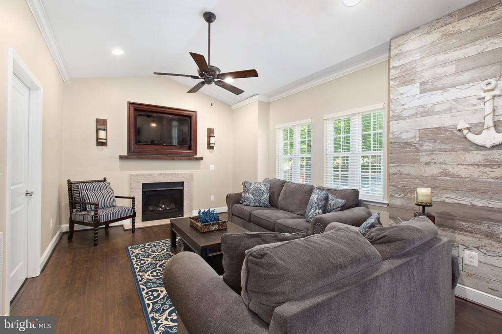 106 BERNIE CIR