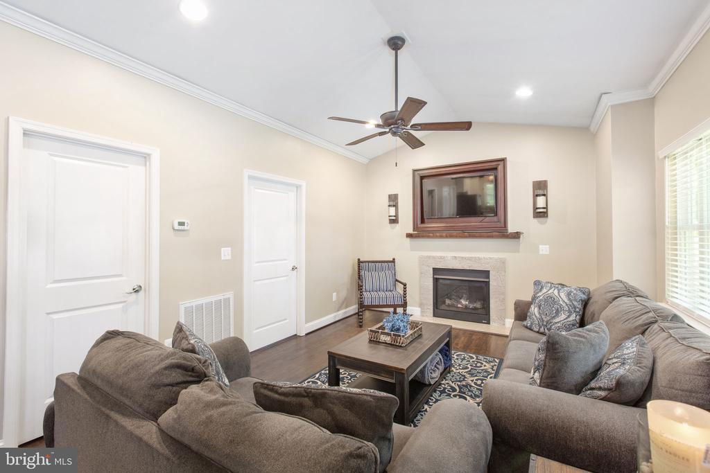 106 BERNIE CIR