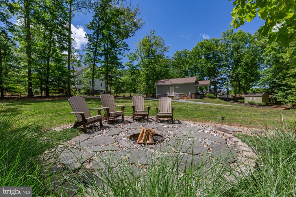 106 BERNIE CIR