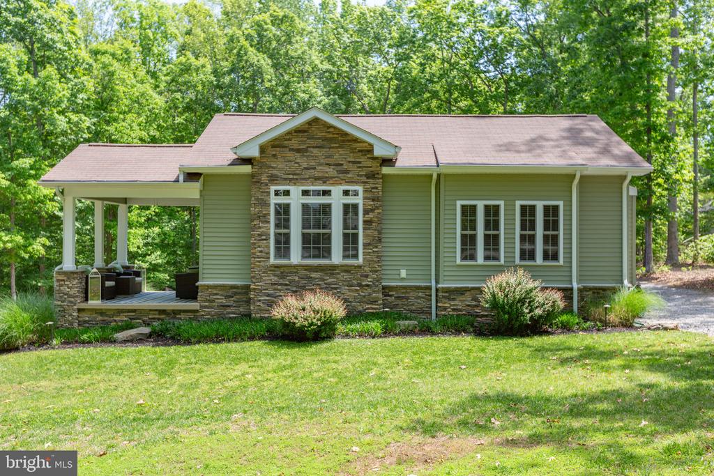 106 BERNIE CIR