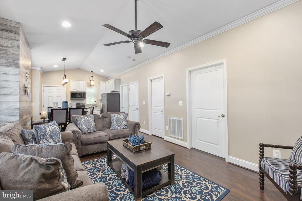 106 BERNIE CIR