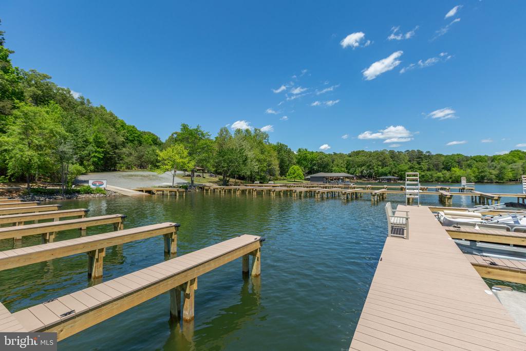 106 BERNIE CIR