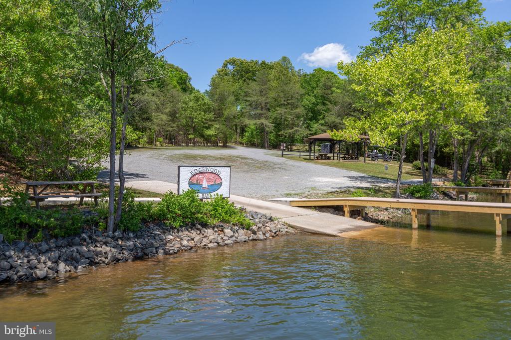 106 BERNIE CIR