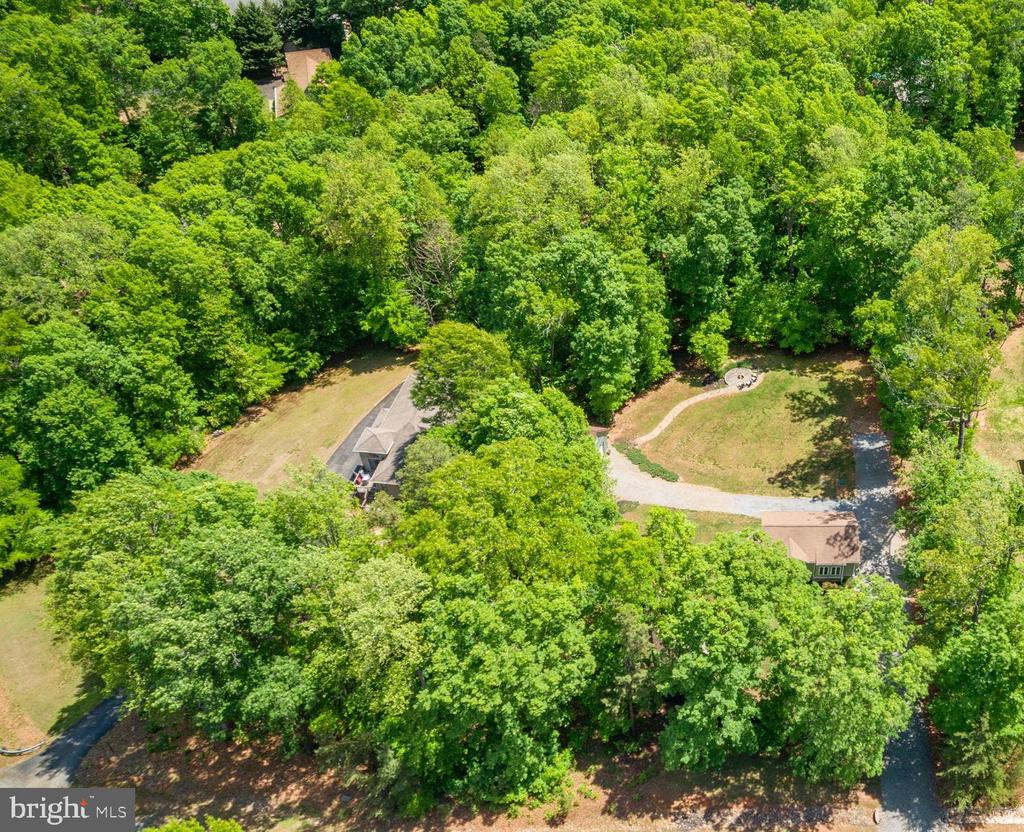 106 BERNIE CIR