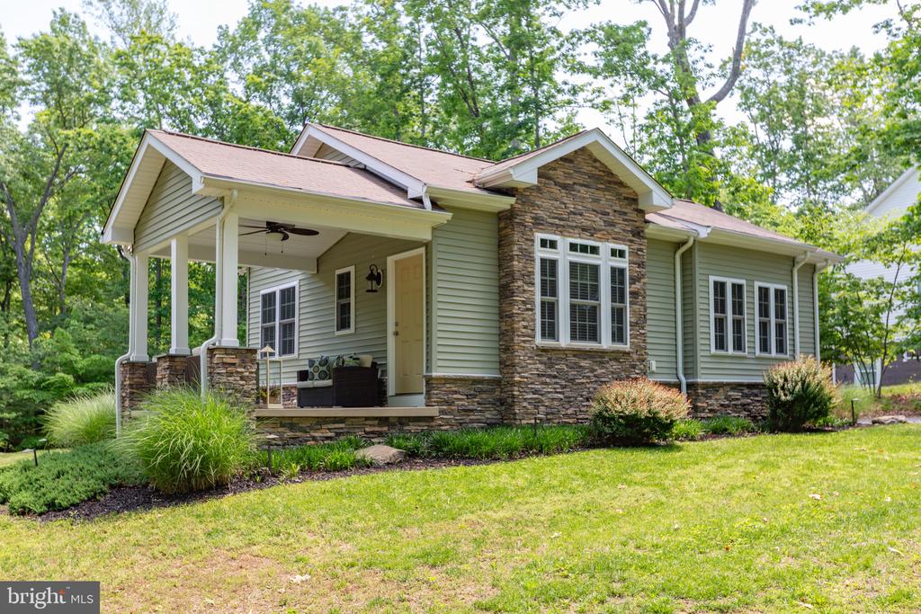 106 BERNIE CIR