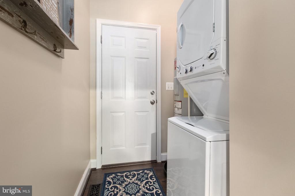 106 BERNIE CIR