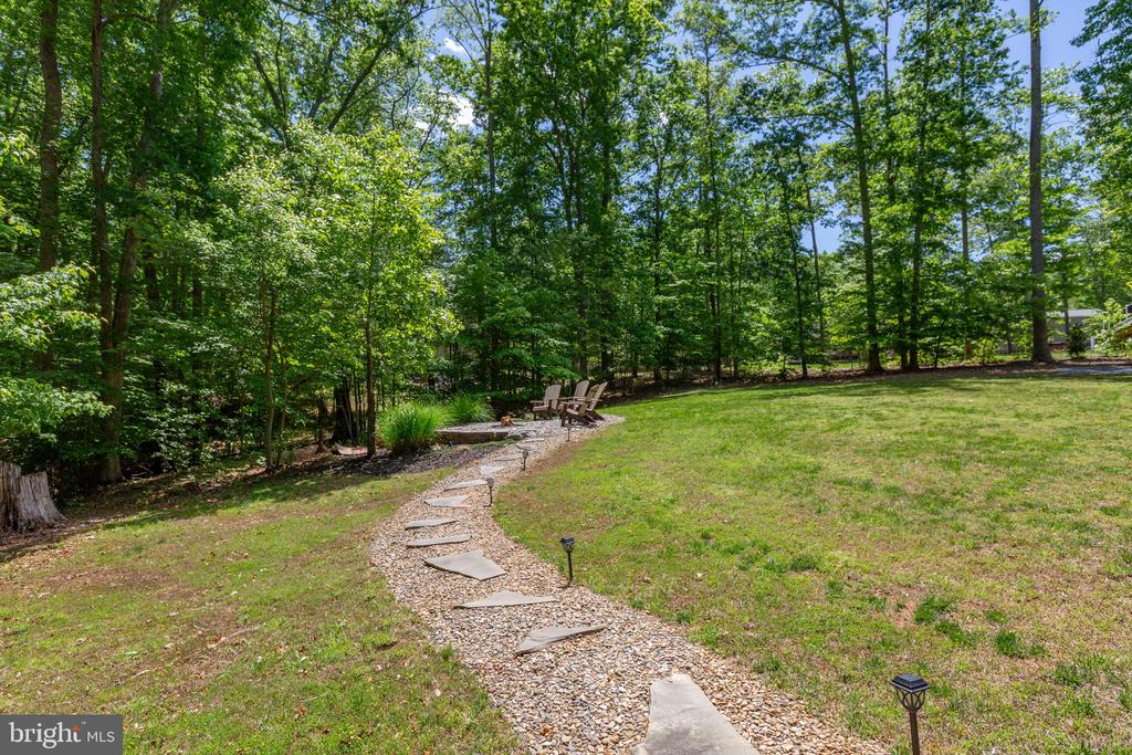 106 BERNIE CIR