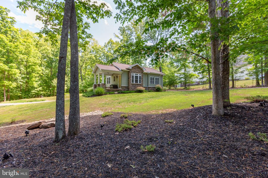 106 BERNIE CIR