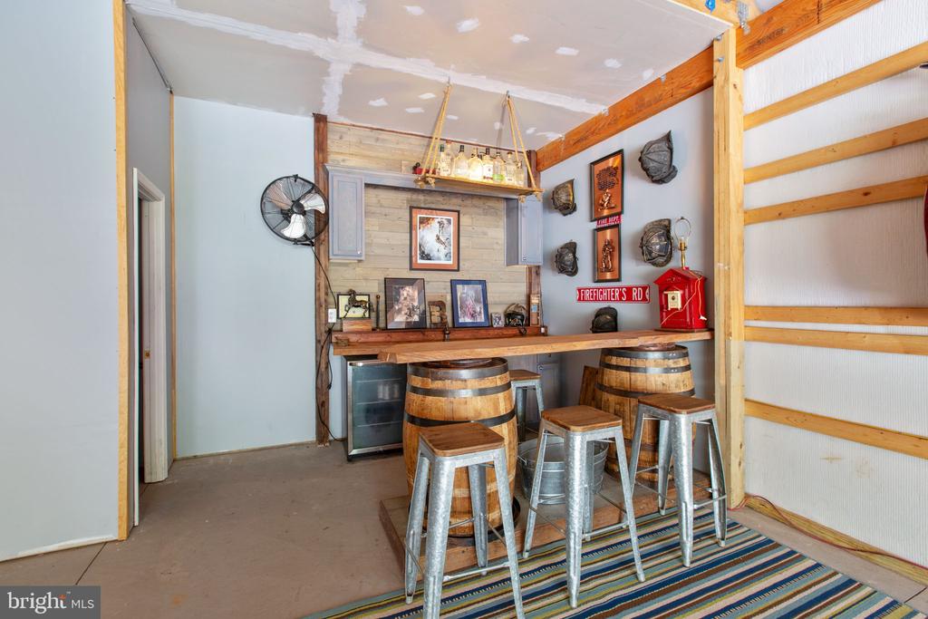 106 BERNIE CIR