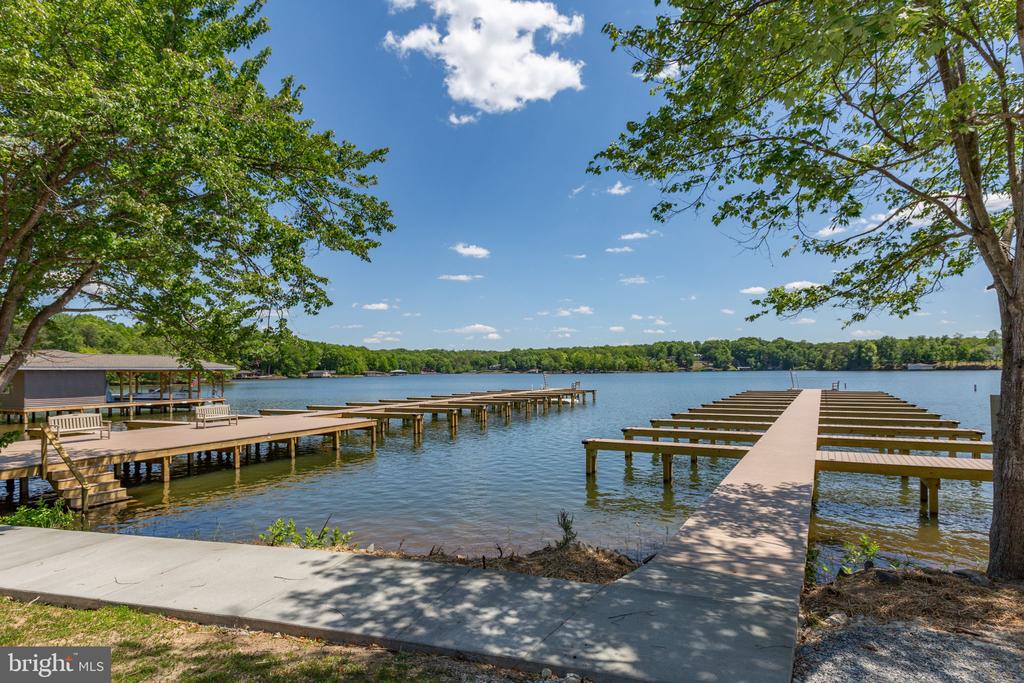 106 BERNIE CIR