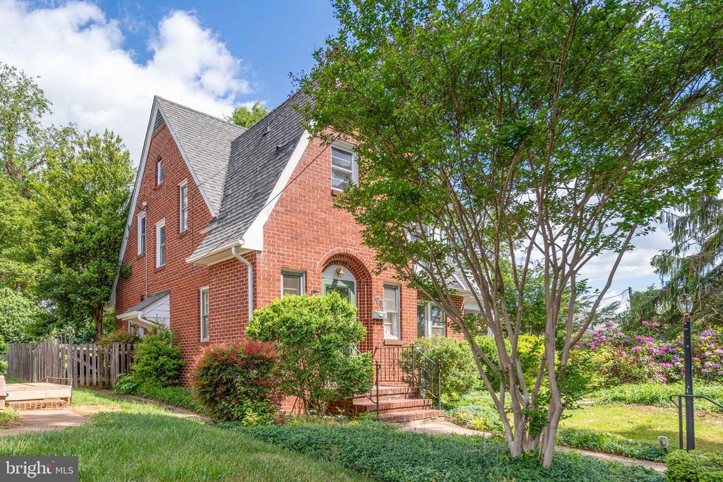 195 DABNEY STREET
