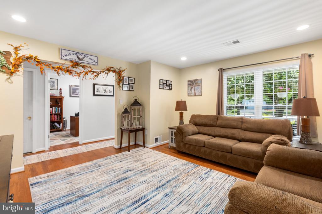 6068 PONHILL DRIVE