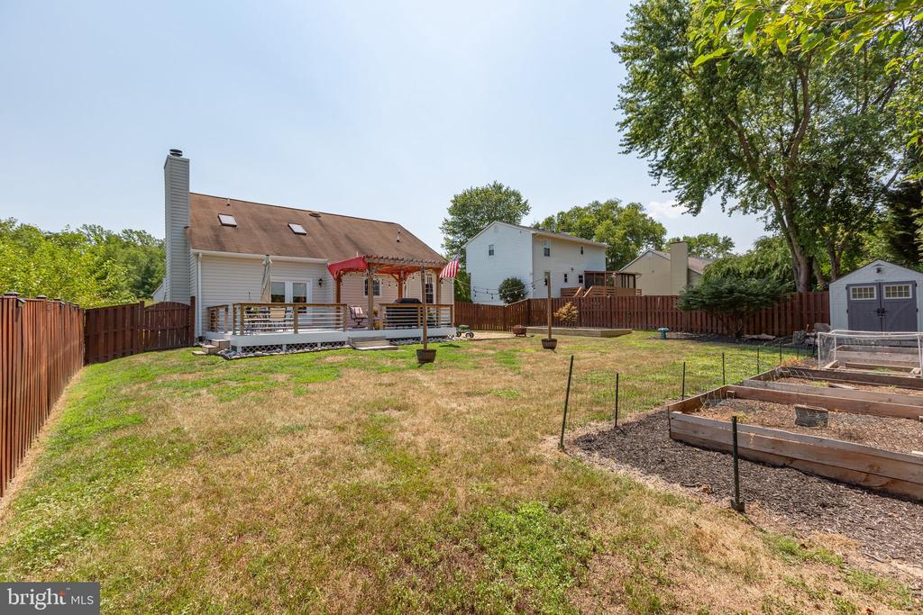 6068 PONHILL DRIVE