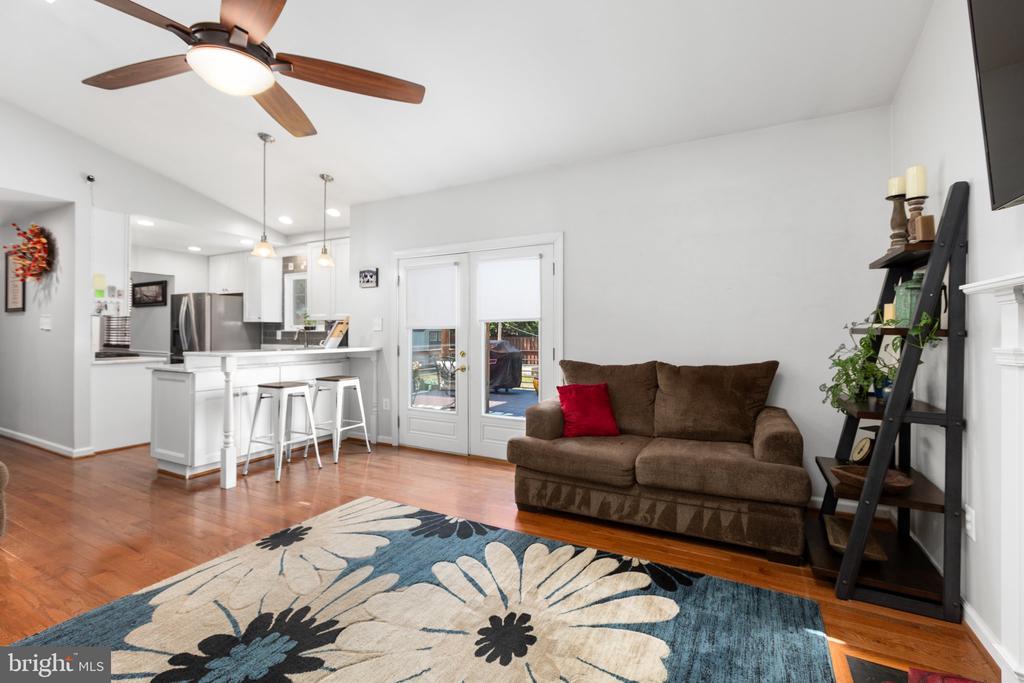 6068 PONHILL DRIVE