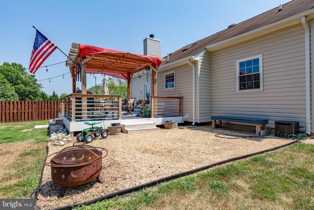 6068 PONHILL DRIVE