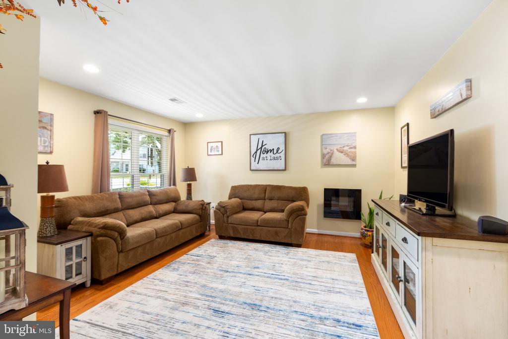 6068 PONHILL DRIVE