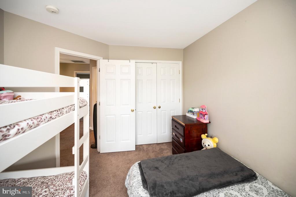 2507 OAK TREE LANE