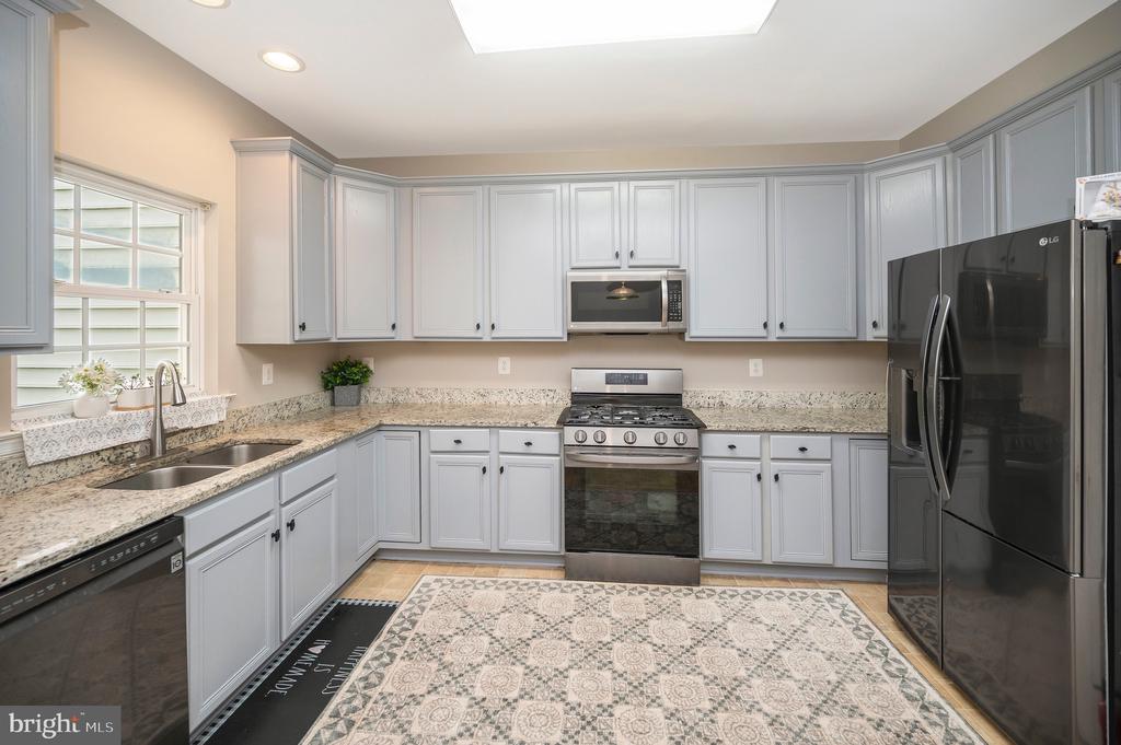 2507 OAK TREE LANE