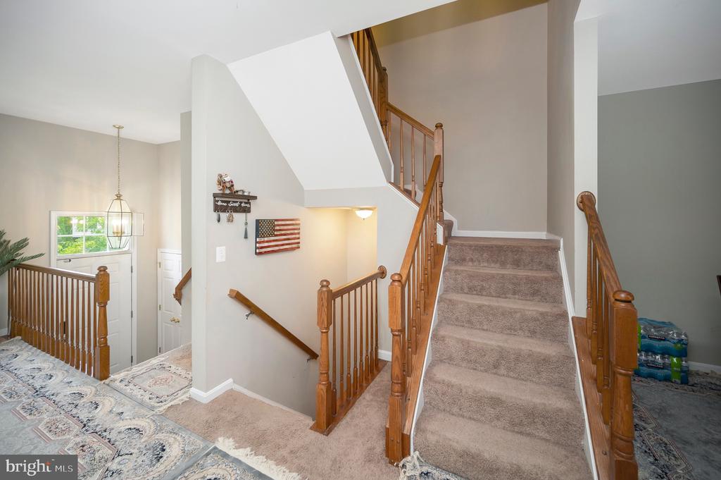 2507 OAK TREE LANE