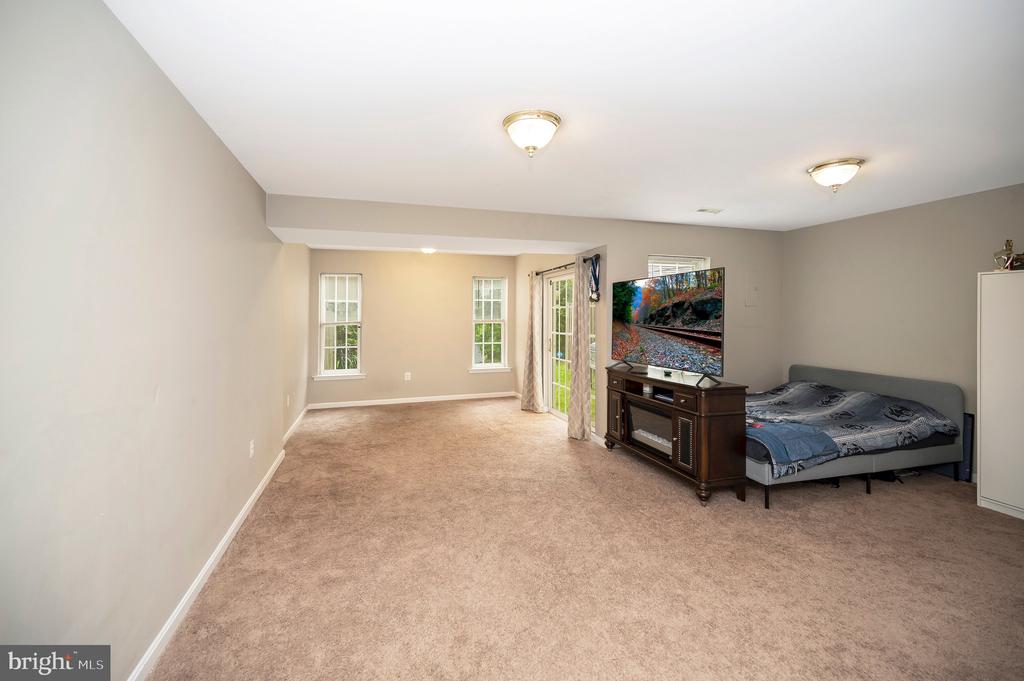 2507 OAK TREE LANE