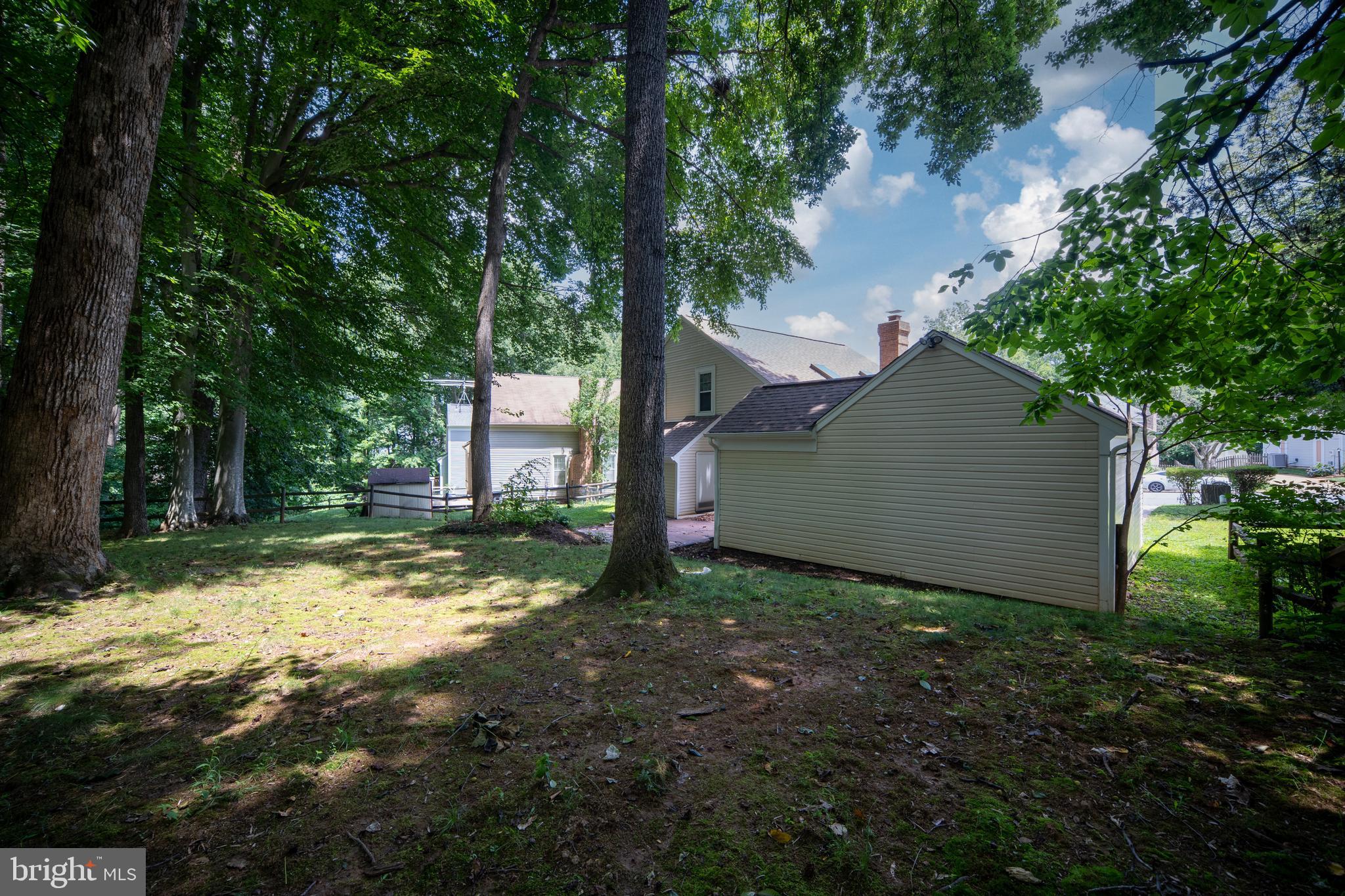 15091 HOLLEYSIDE DRIVE