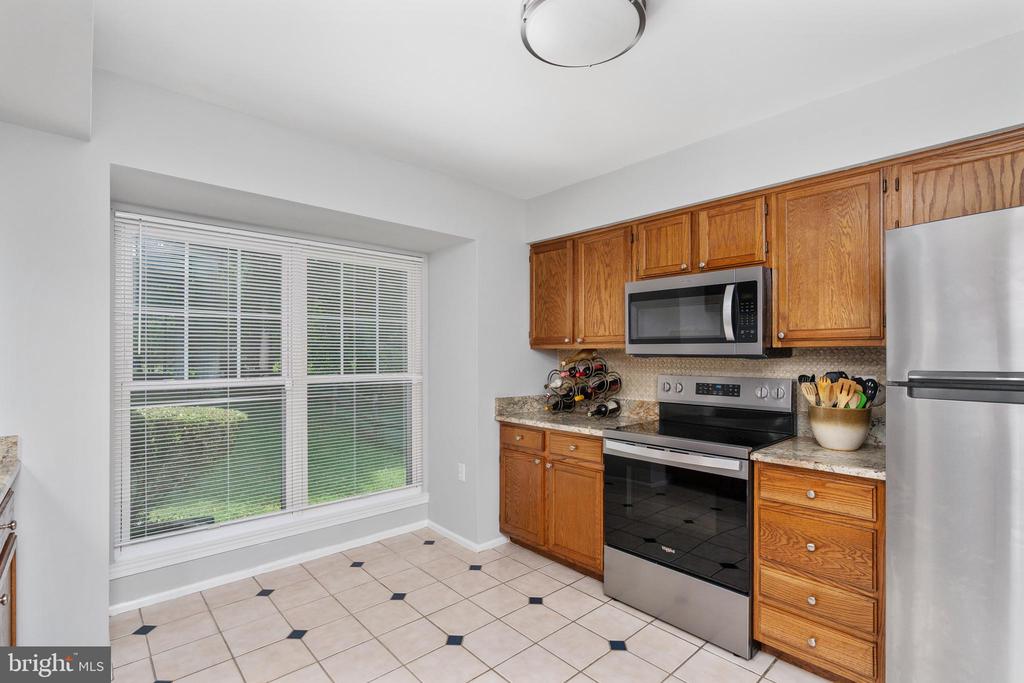 15091 HOLLEYSIDE DRIVE