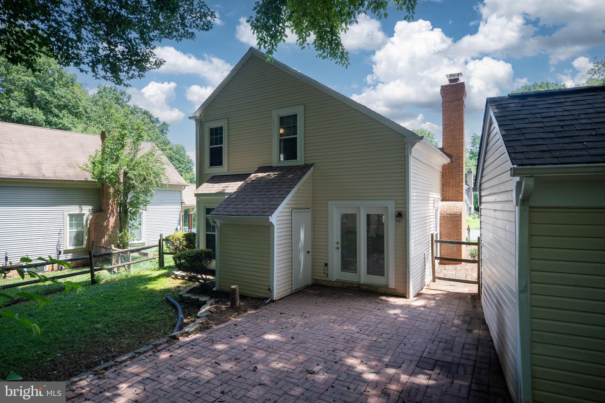 15091 HOLLEYSIDE DRIVE