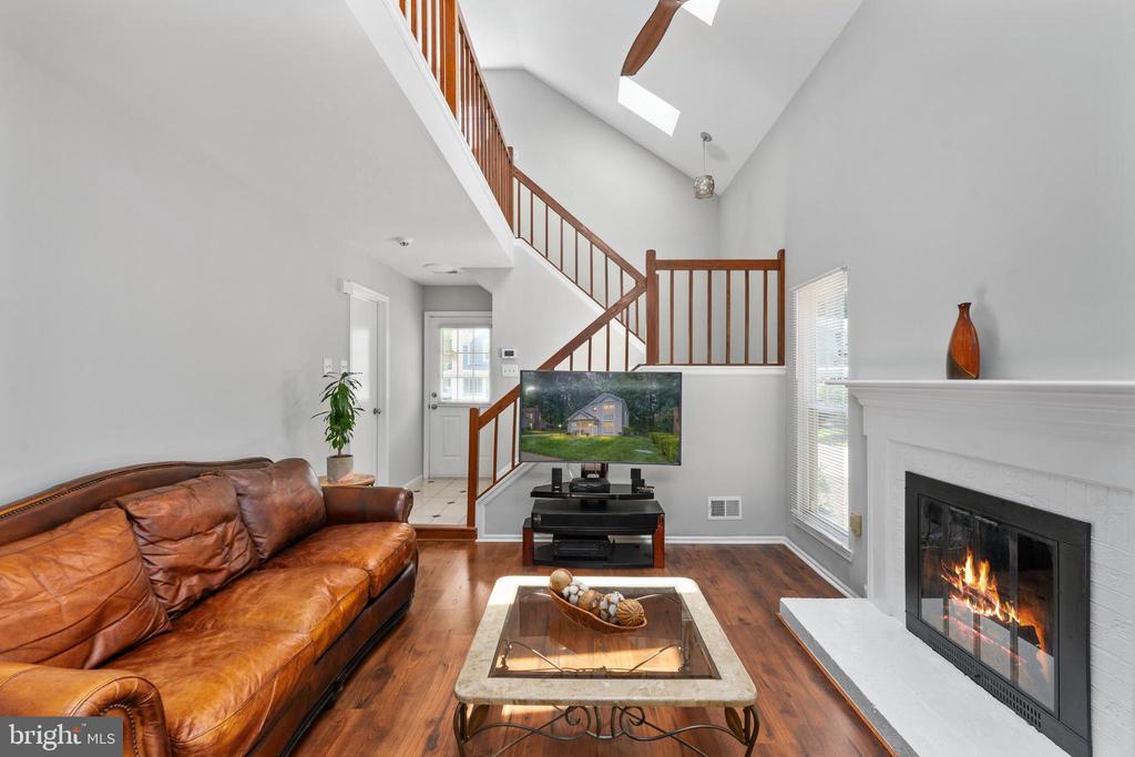 15091 HOLLEYSIDE DRIVE