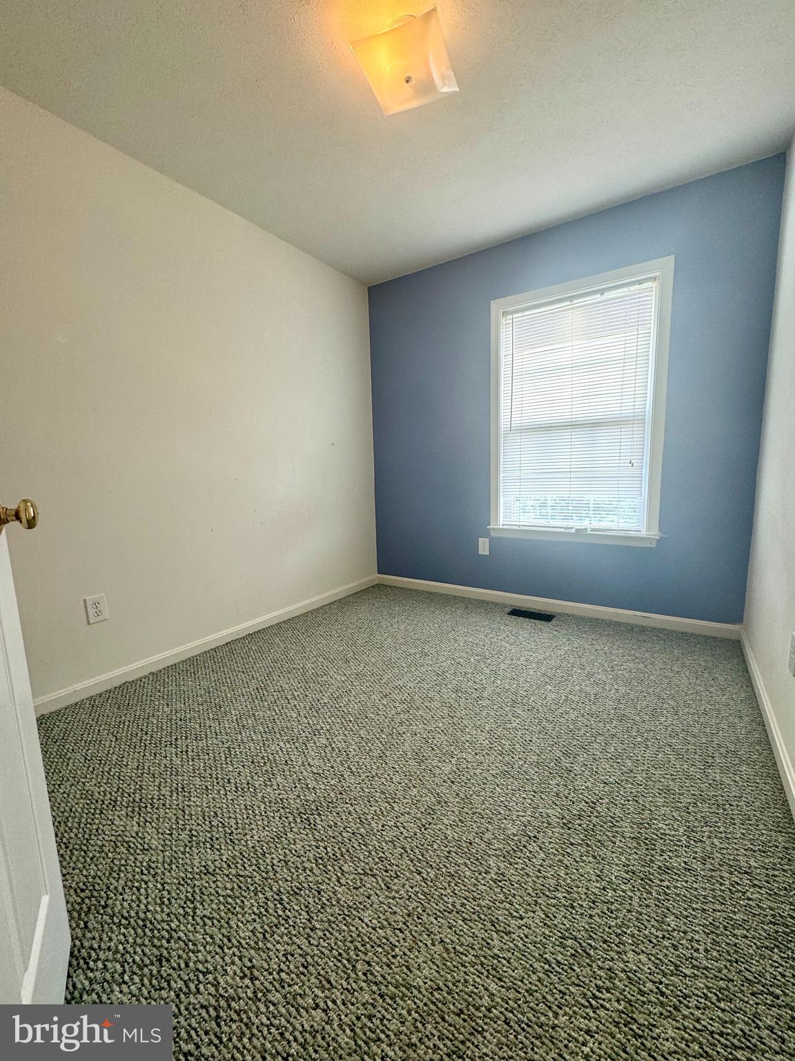 3909 SAINT MICHAELS SQUARE