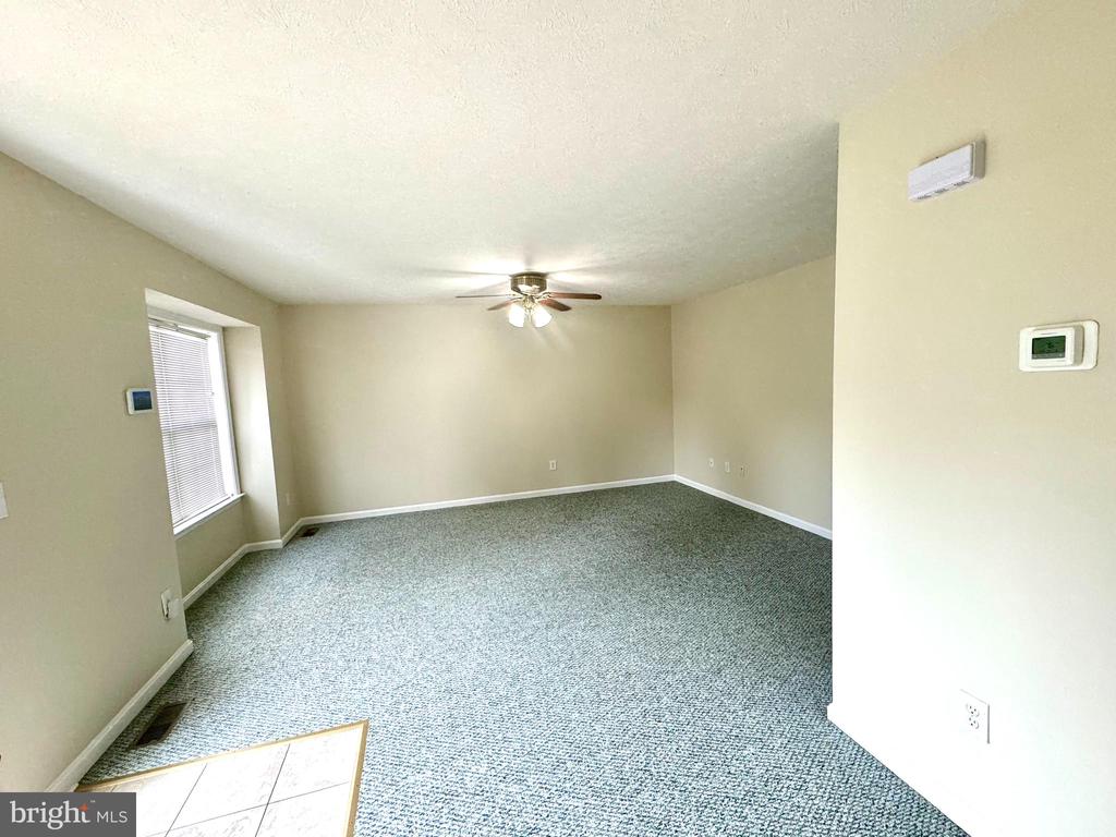 3909 SAINT MICHAELS SQUARE
