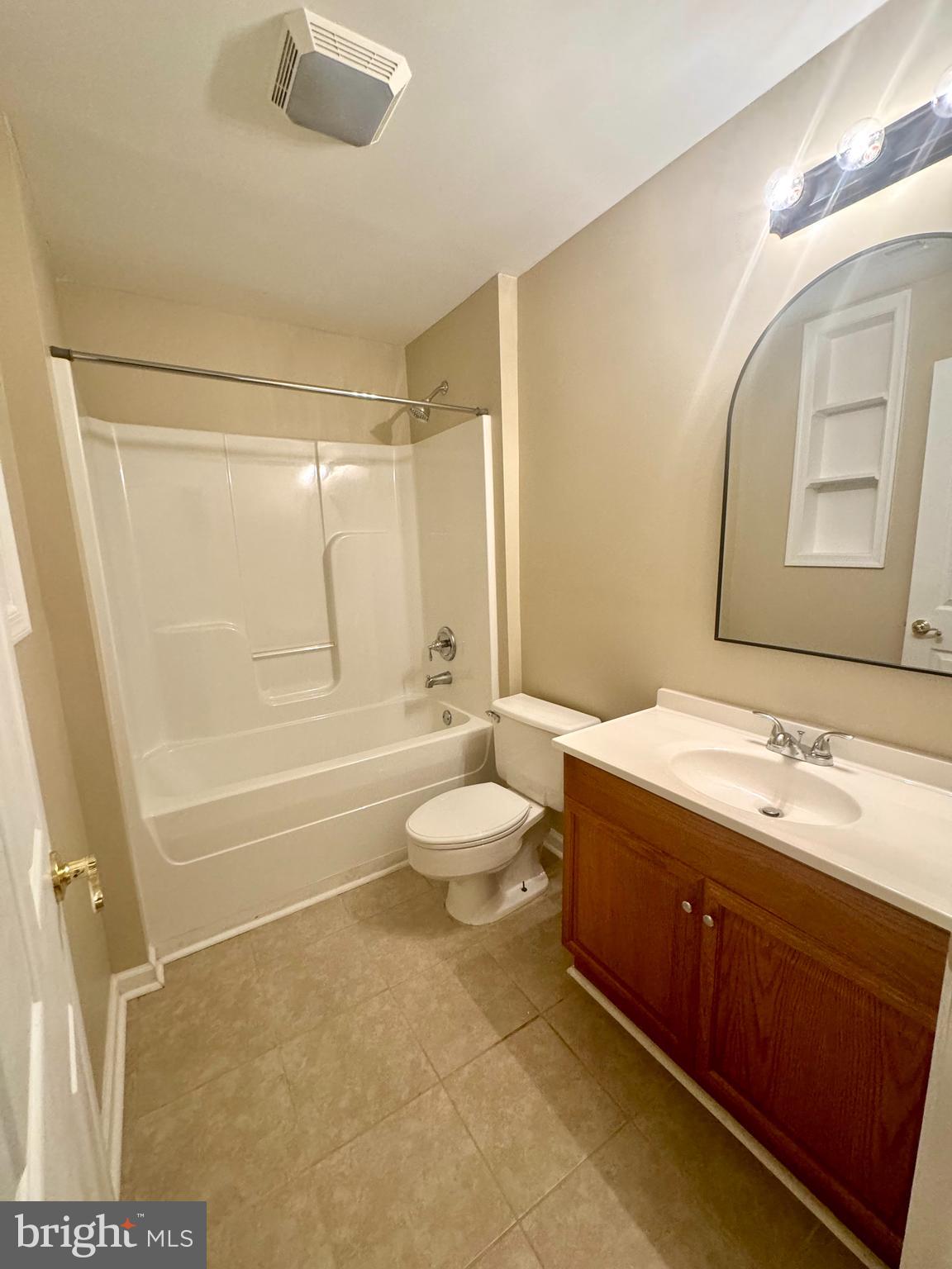 3909 SAINT MICHAELS SQUARE